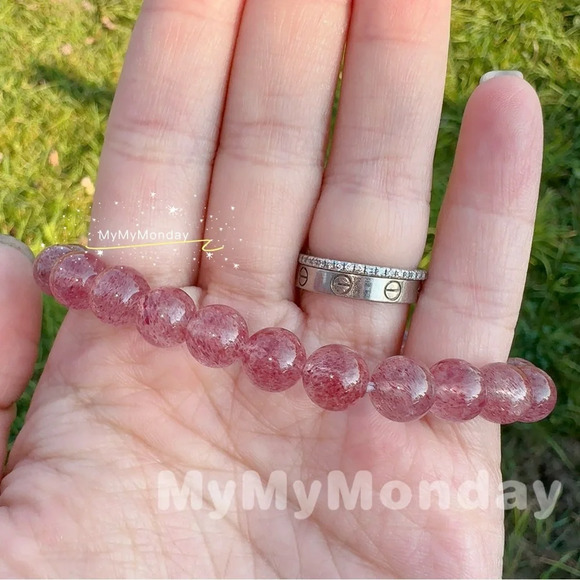 Strawberry Quartz Bracelet 8mm - Picture 2 of 6